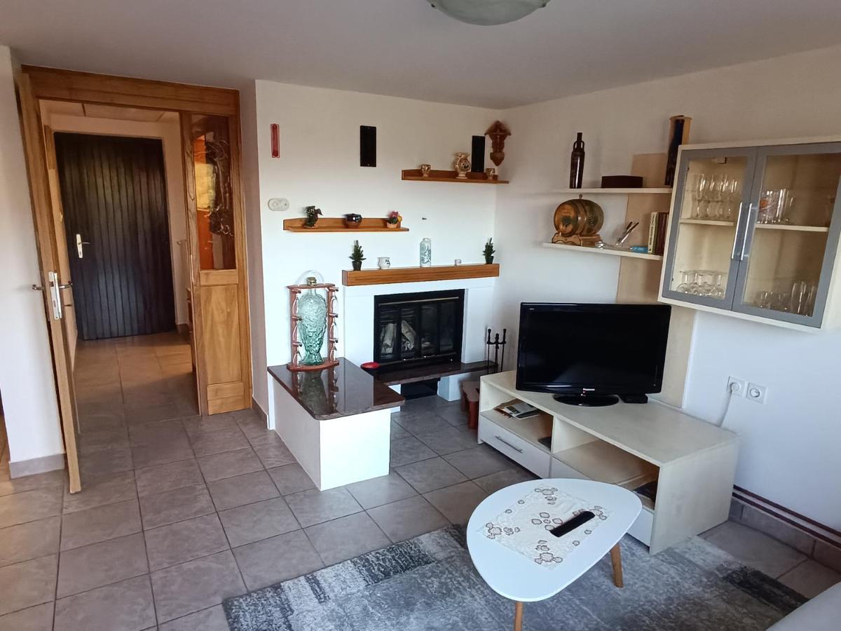 Hiska Na Gorci Apartment Podcetrtek Luaran gambar